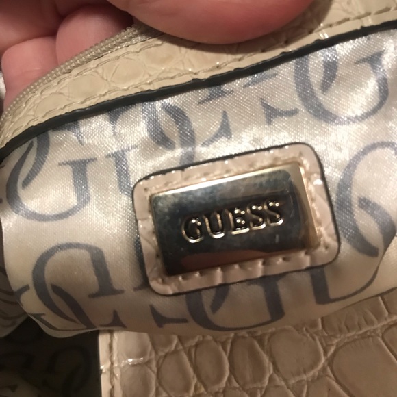 Guess Bone Faux Alligator Purse - Picture 8 of 8